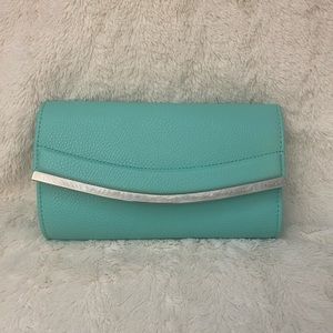 🔥NWOT Charming Charlie Bi-Fold Purse🔥